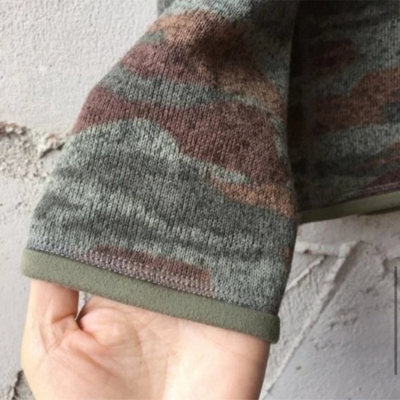 Patagonia Men's Camo Better Sweater Fleece 1/4 Zip - Picture 12 of 13